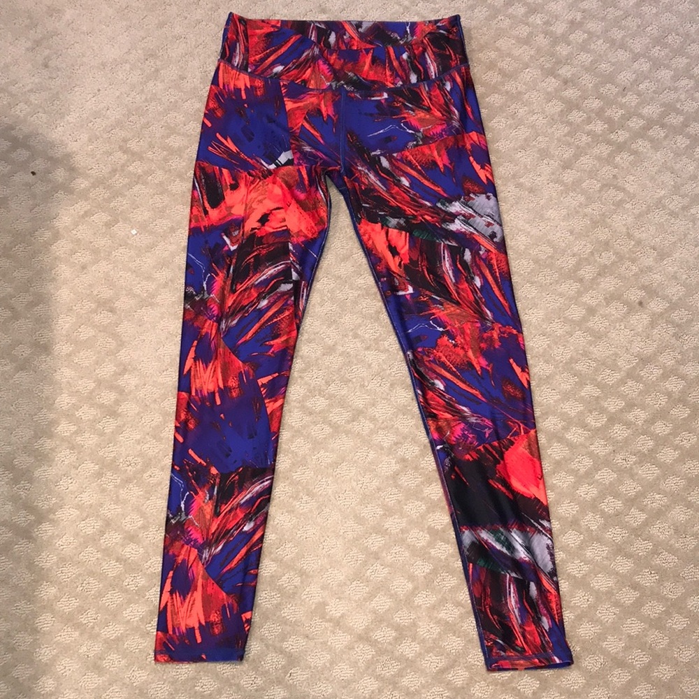 Fabletics Leggings in Fun Pattern! Size Medium